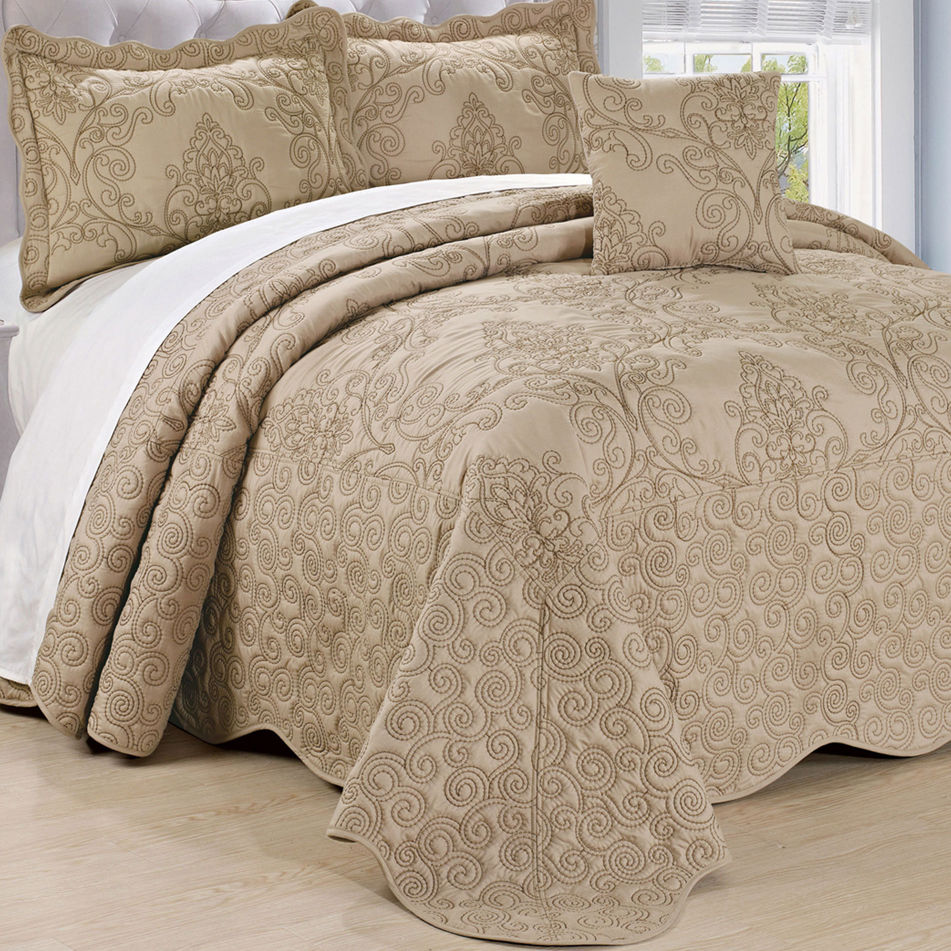 Serenta Damask Embroidered 4 Piece Quilt Set & Reviews Wayfair