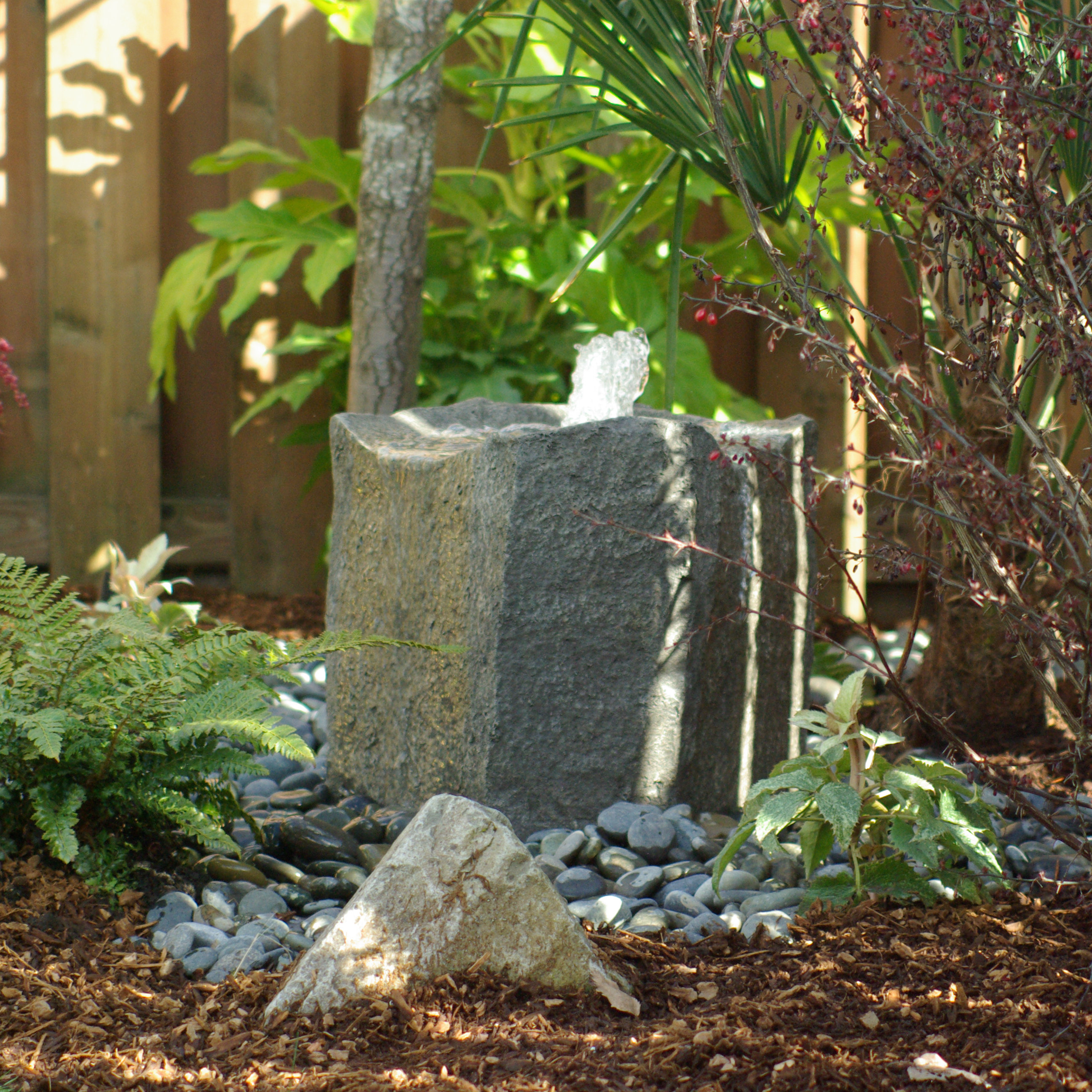 LiquidArtFountains Glass Fiber Reinforced Concrete Rock Klamath Basin Pondless Fountain Kit
