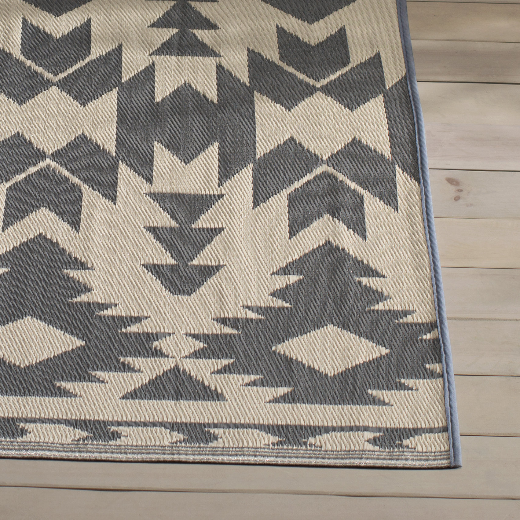 Union Rustic Tayler Grey Indoor/Outdoor Area Rug & Reviews Wayfair.ca